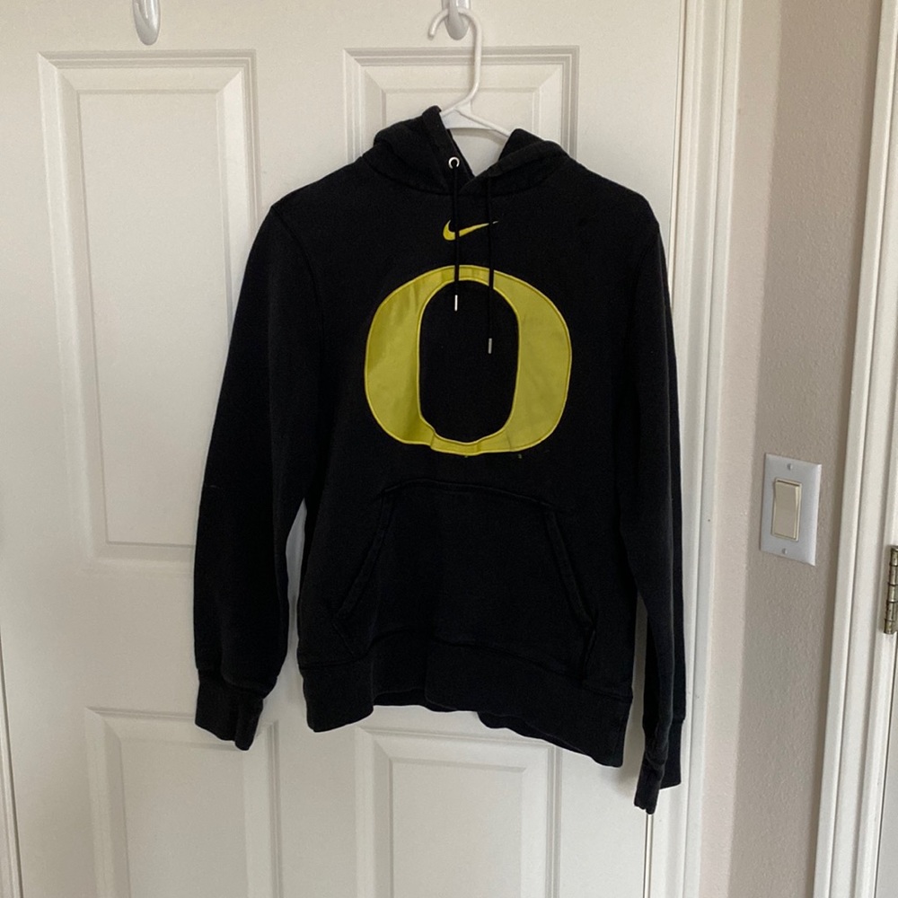 Size small Oregon nike sweatshirt